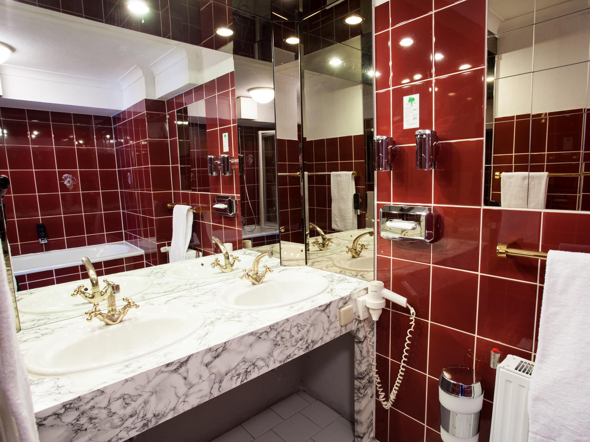 Ina Hotel Royal Hotel