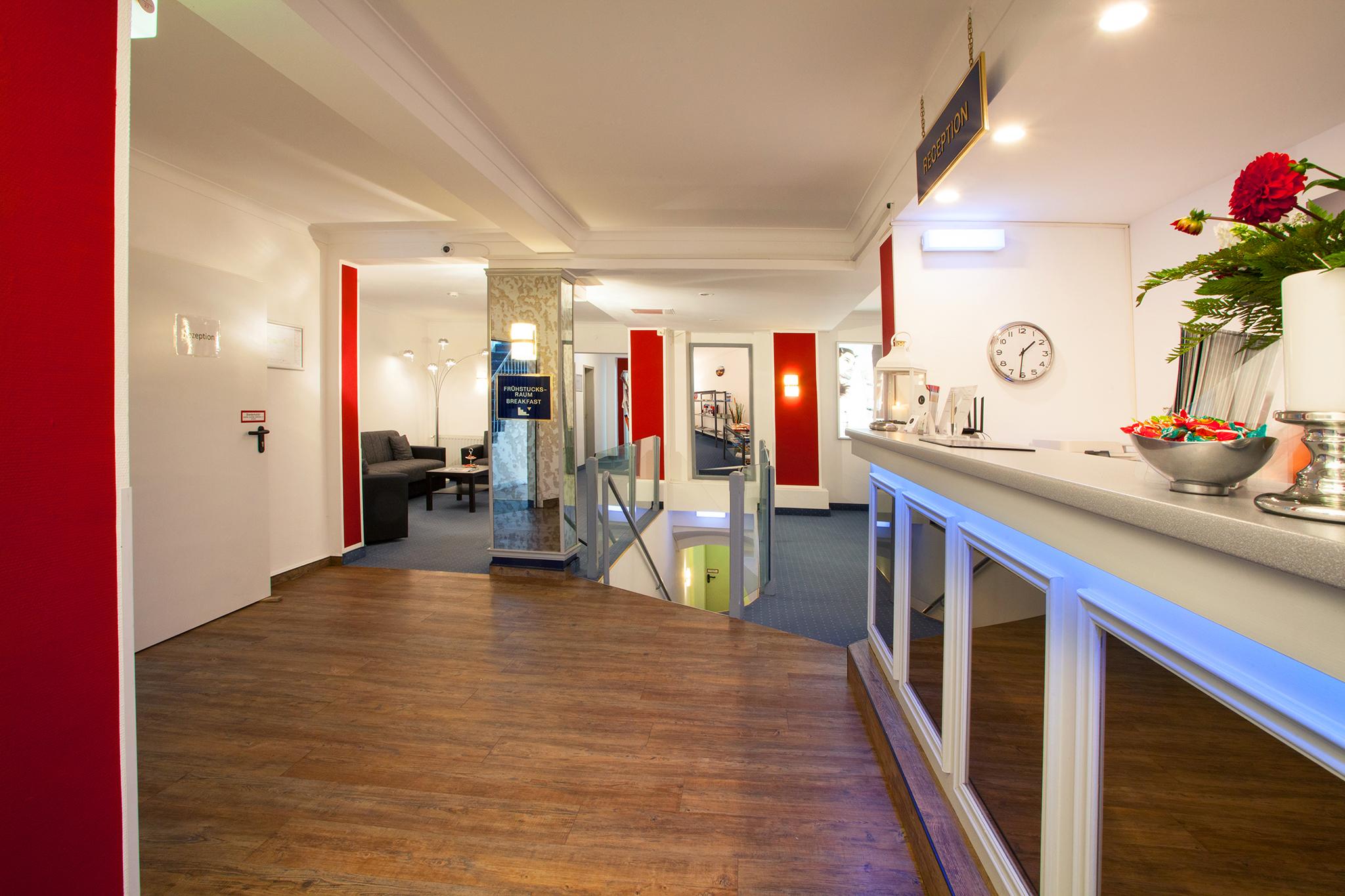Ina Hotel Royal Hotel 3*