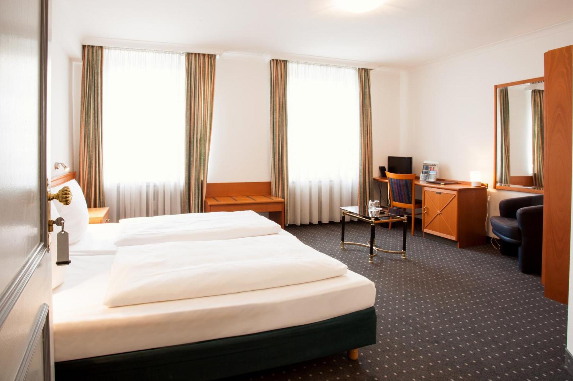 Ina Hotel Royal 3* Cologne