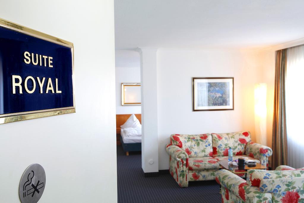 Hotel Ina Hotel Royal 3*