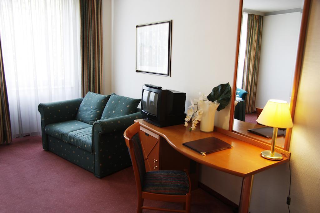 Ina Hotel Royal 3*