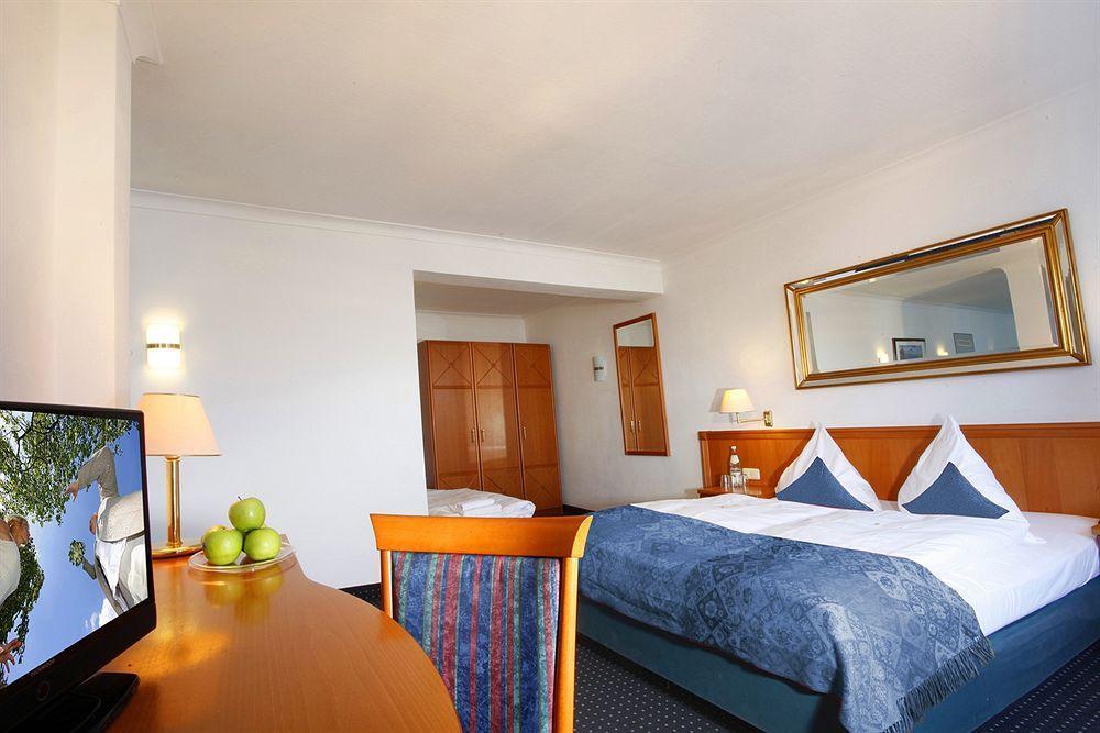 Hotel Ina Hotel Royal 3*