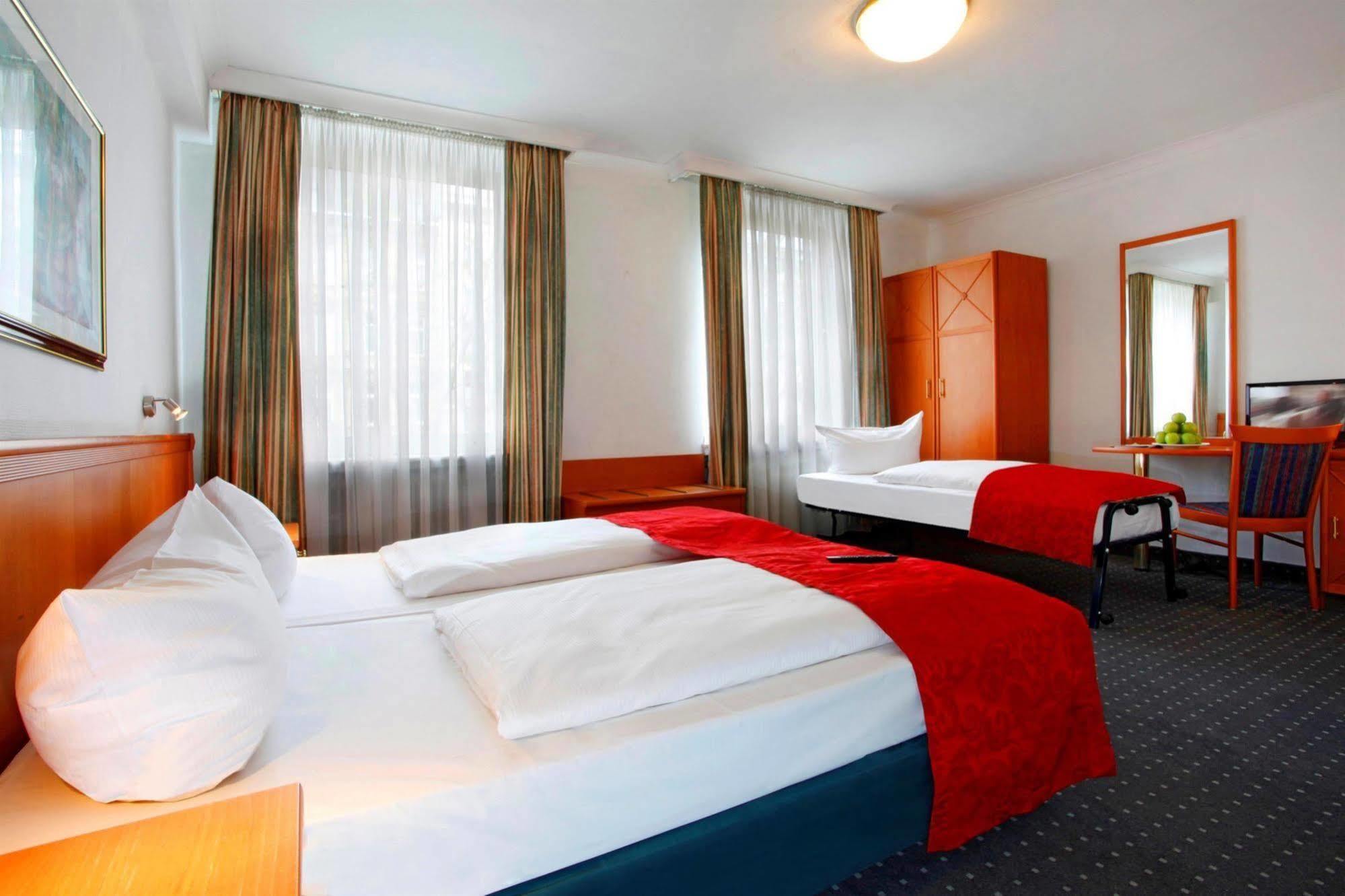 Ina Hotel Royal Hotel