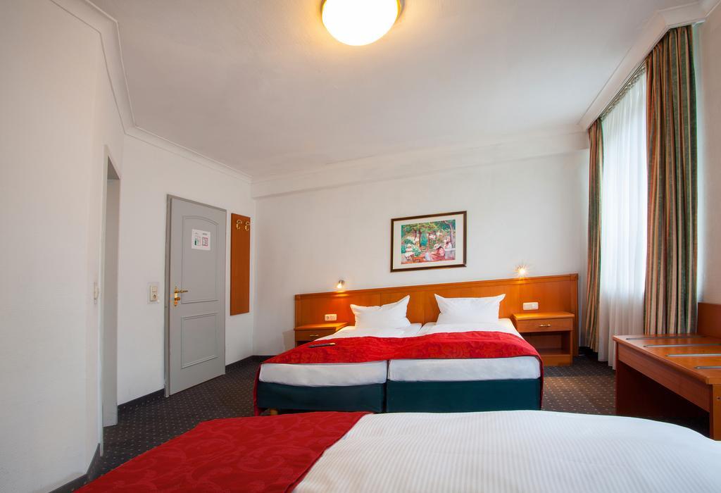 Ina Hotel Royal