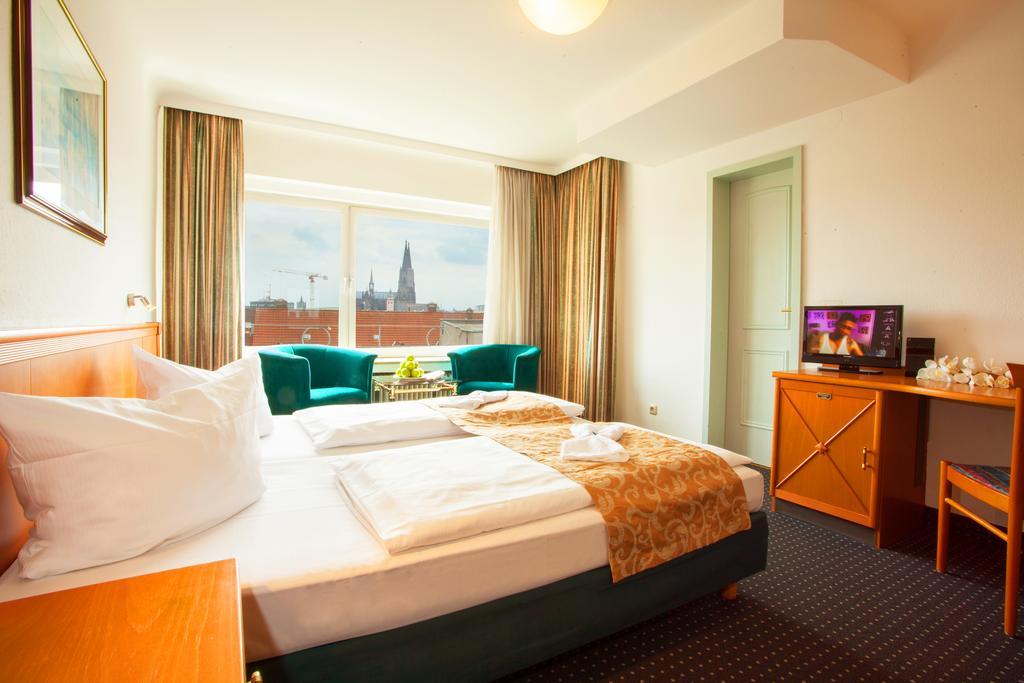 Hotel Ina Hotel Royal 3*